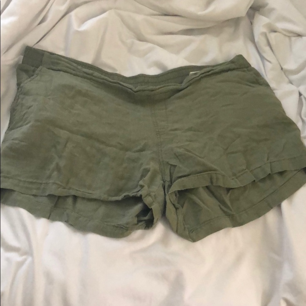 Green stretch shorts
